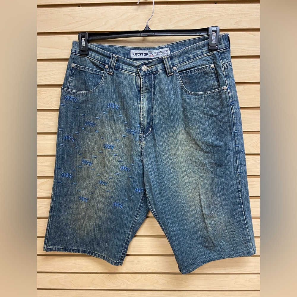 NWOT ROOF TOP MEN FASHIONABLE JEANS SHORTS SIZE 34 MSRP $59.00